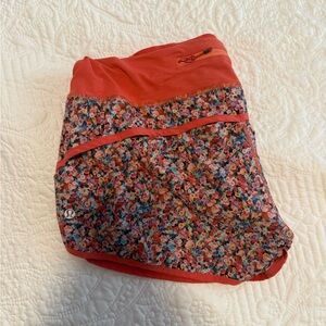 Lululemon Floral Speed Up Shorts size 10, 2.5 inch